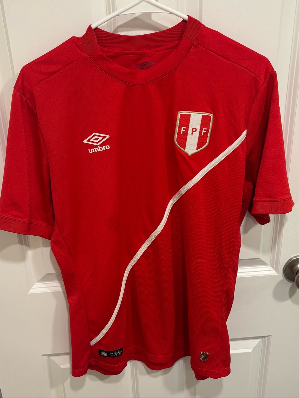 2015-16 Umbro Peru Away Jersey - Size Large
